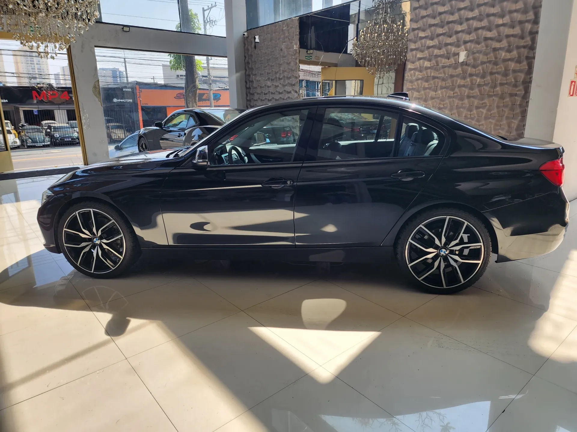 BMW 328i